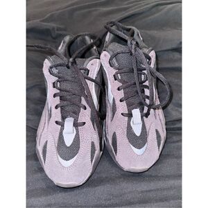 US SIZE 6 Yeezys adidas Yeezy boost 700 black